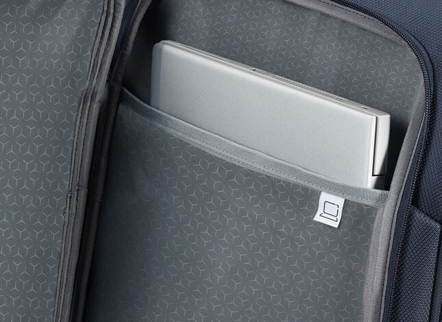 Främre ficka med laptopfack