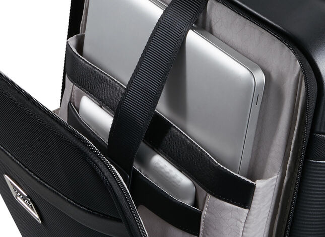 Framficka med fack för dator