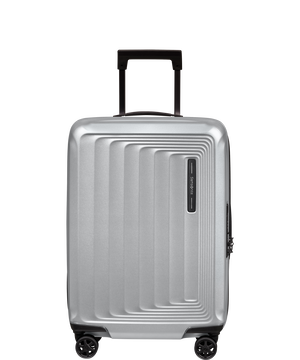 Nuon Expanderbar resväska med 4 hjul 55cm 55 x 40 x 20/23 cm | 2.5 kg Nuon Expanderbar resväska med 4 hjul 55cm 55 x 40 x 20/23 cm | 2.5 kg