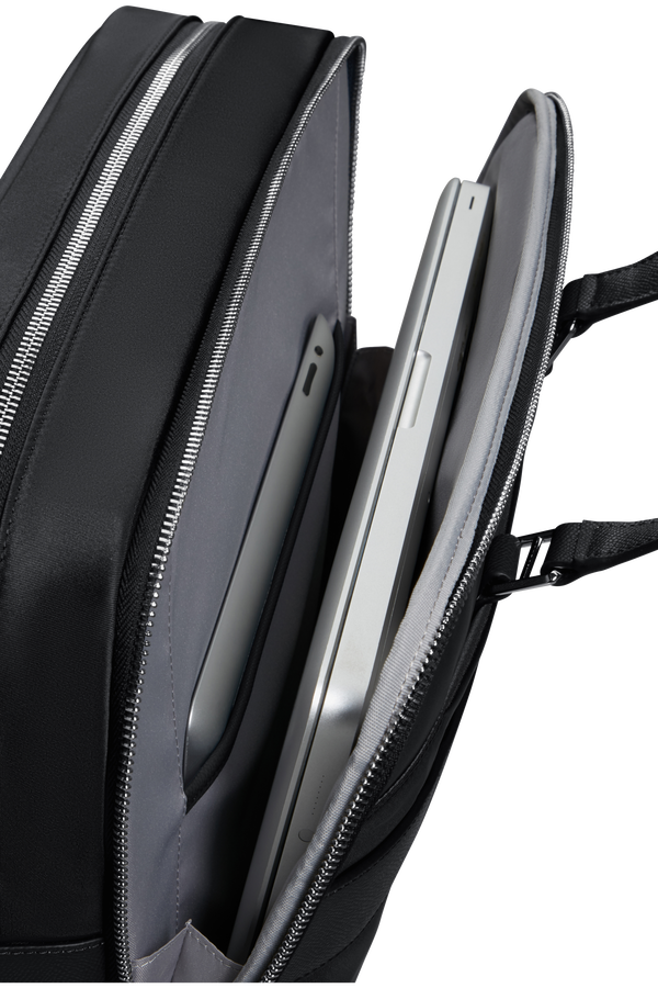 Samsonite Karissa Evo Bailhandle 15.6' 2 Comp  Black Samsonite Karissa Evo Bailhandle 15.6' 2 Comp  Black