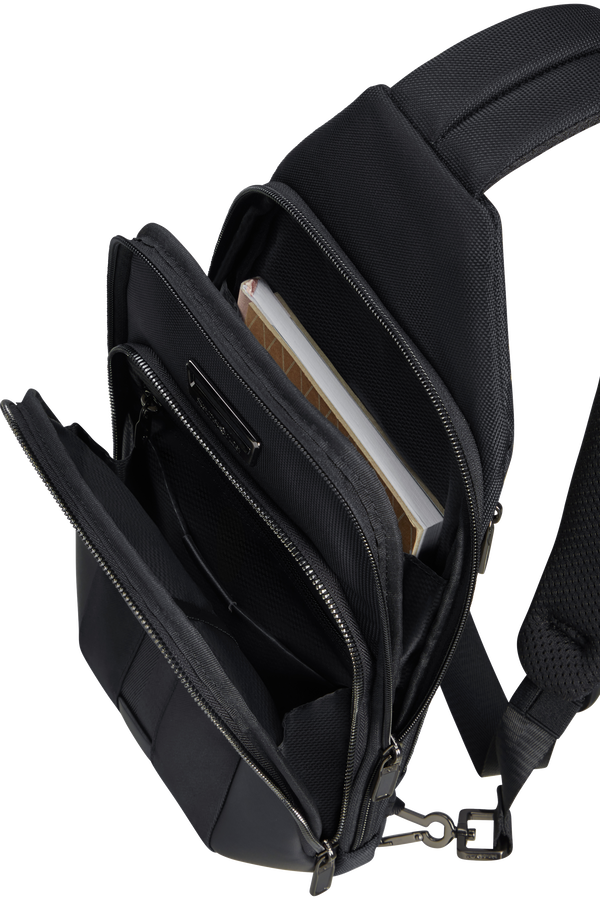 Samsonite Urban-Eye Sling Bag M  Black Samsonite Urban-Eye Sling Bag M  Black