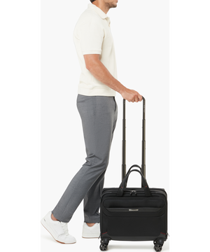Pro-DLX 6 Datorväska med hjul 15.6" 40 x 43 x 20 cm | 3.2 kg Pro-DLX 6 Datorväska med hjul 15.6" 40 x 43 x 20 cm | 3.2 kg